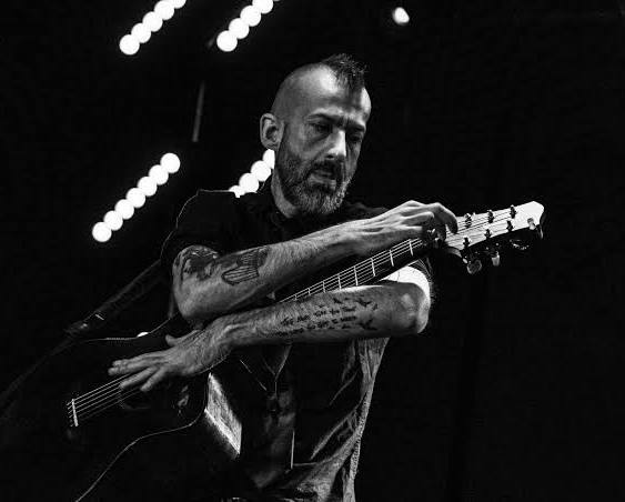 Jon Gomm | Guitar Virtuoso, Singer-Songwriter | Videos, Tabs ...